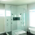 Modern Shower in Naples that was installed by the glass company of Naples.